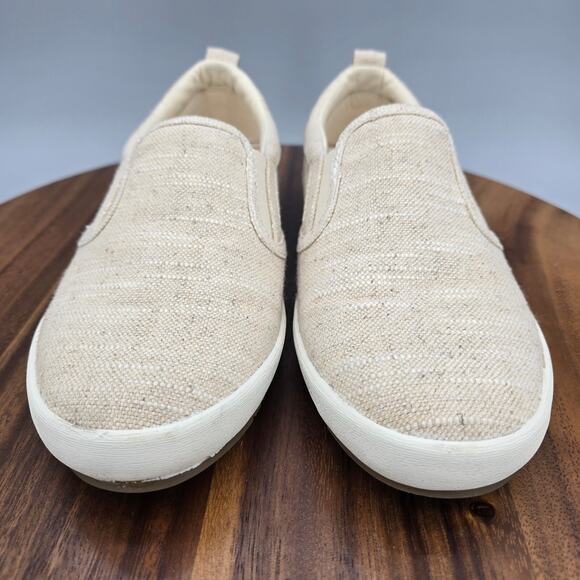 Taos Dandy Shoes Women's 7 Natural Low Top Slip On Casual Comfort Sneakers - Picture 2 of 8